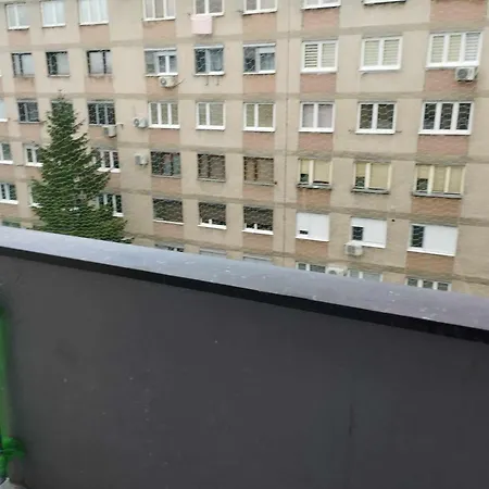 Iris Apartment *